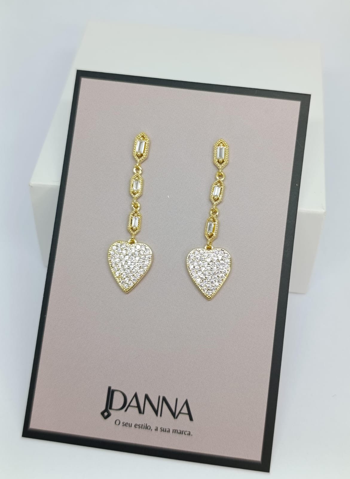 BRINCO ALONGADO COM CORAÇÃO