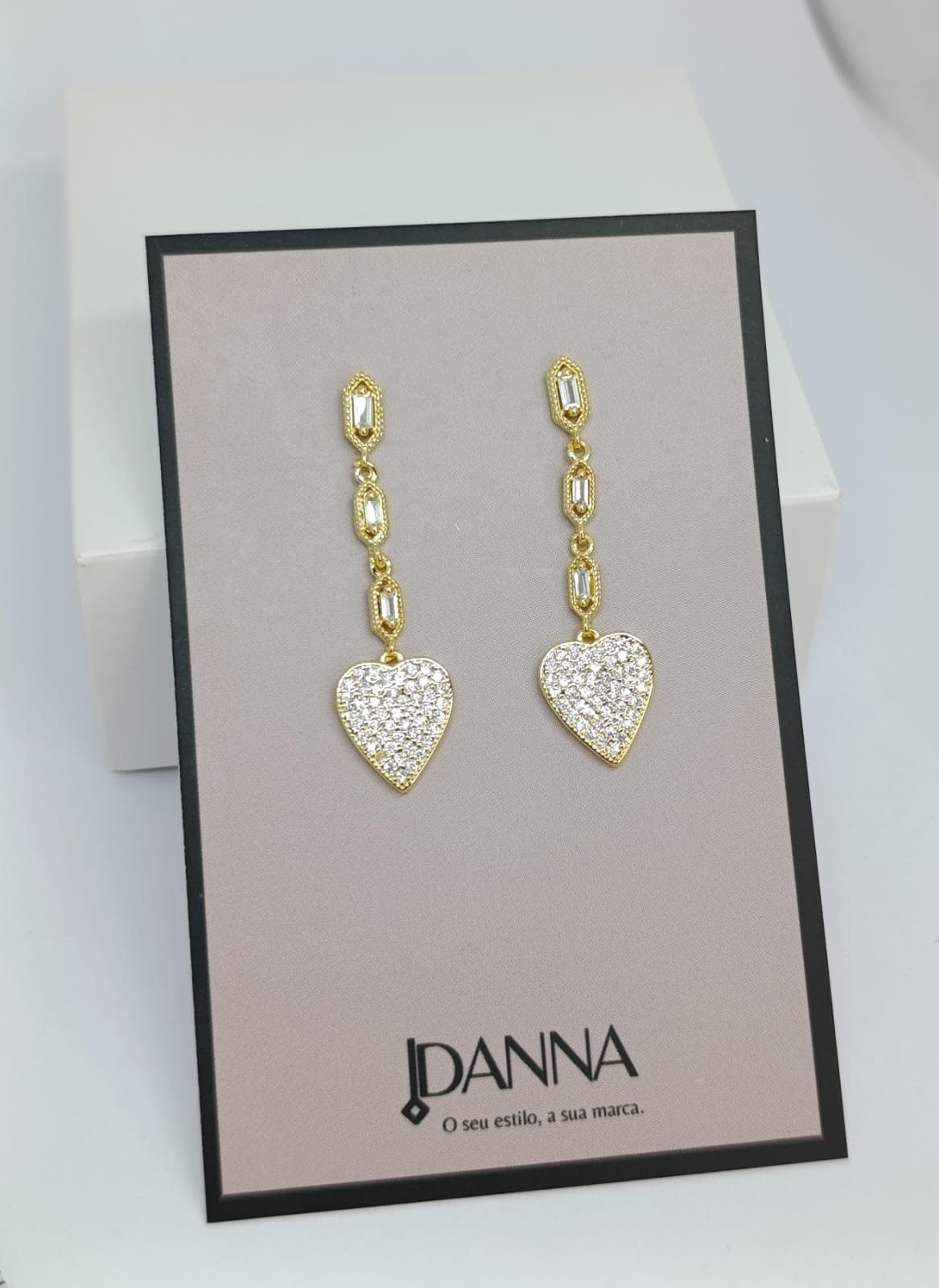 BRINCO ALONGADO COM CORAÇÃO