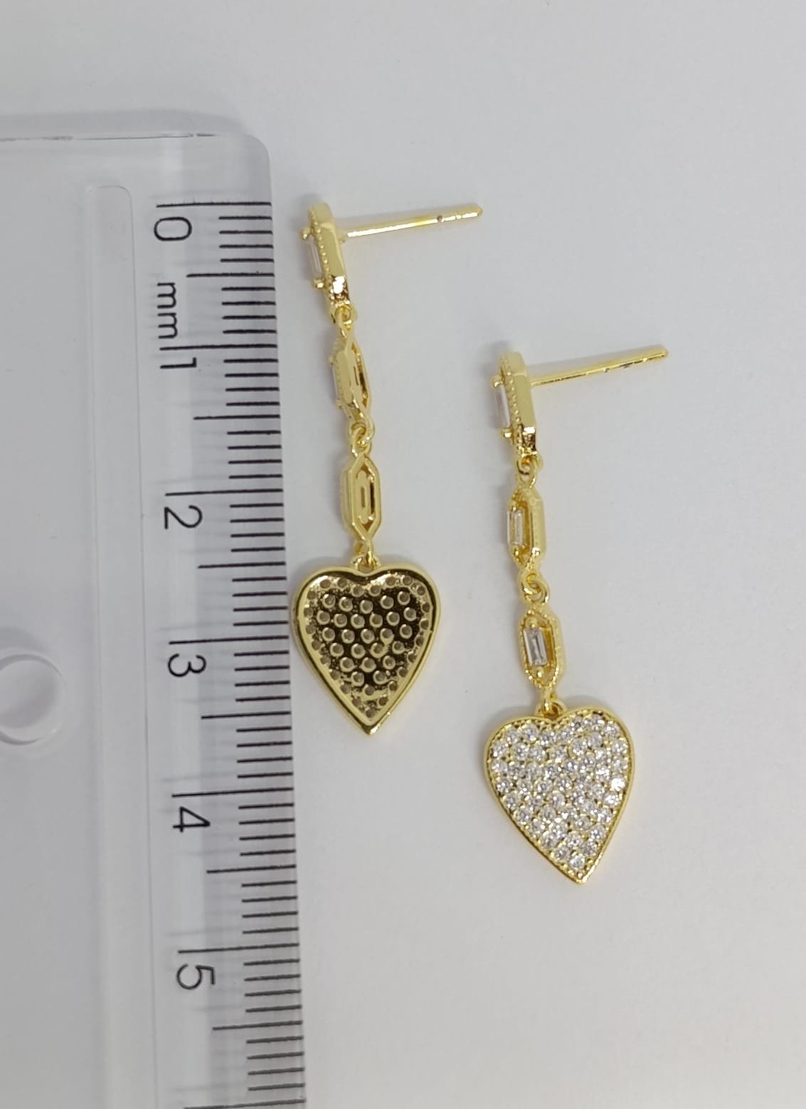 BRINCO ALONGADO COM CORAÇÃO