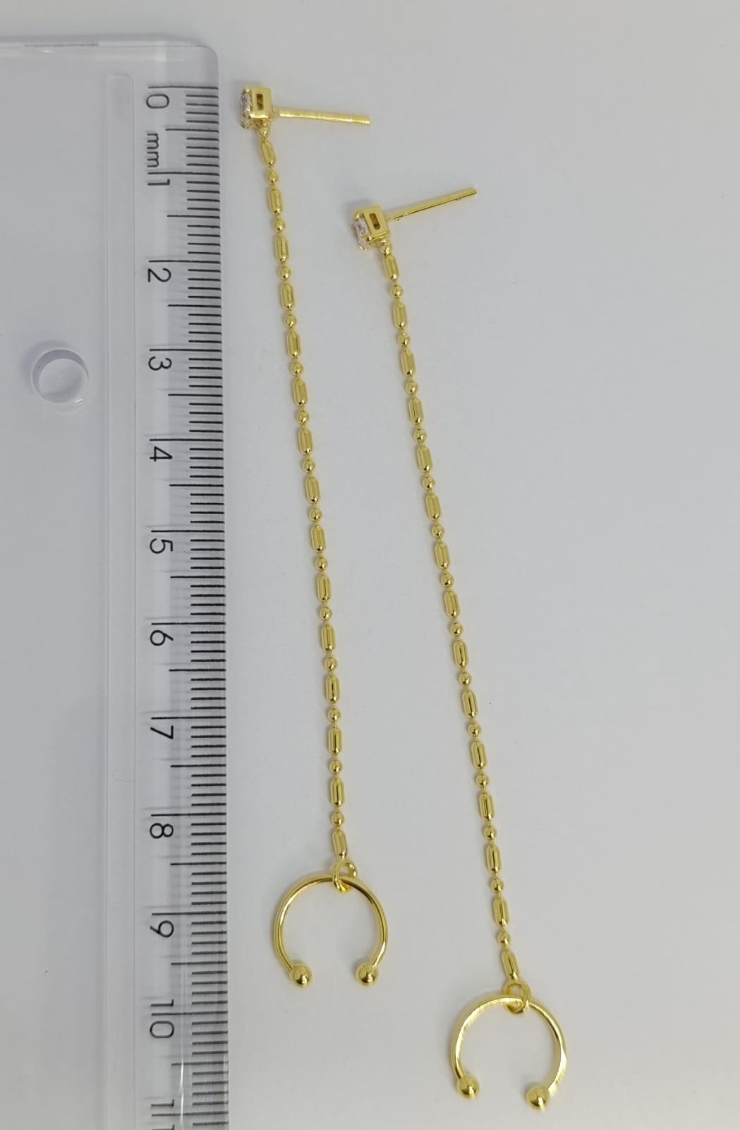 BRINCO ALONGADO COM PIERCING FAKE