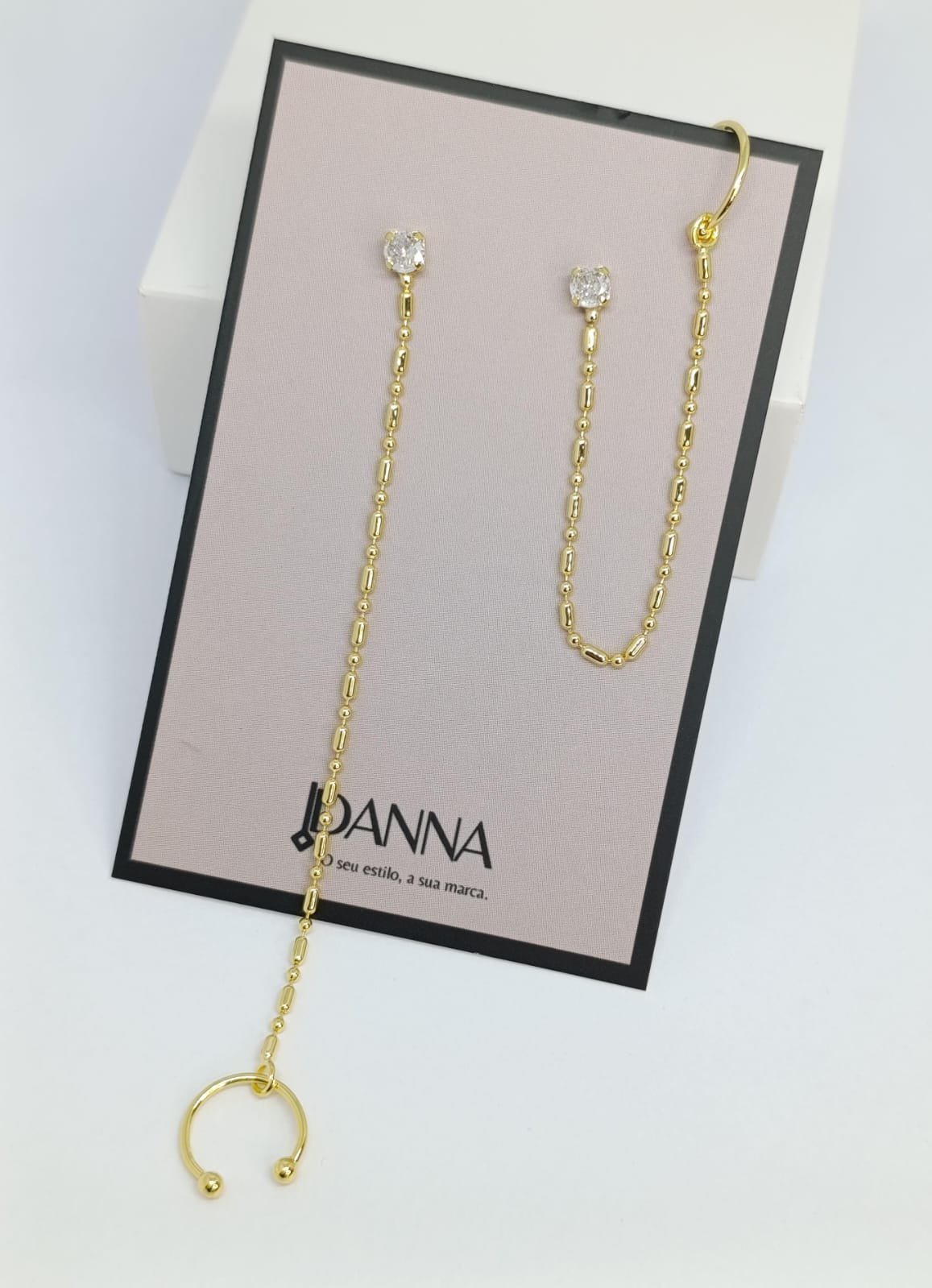 BRINCO ALONGADO COM PIERCING FAKE