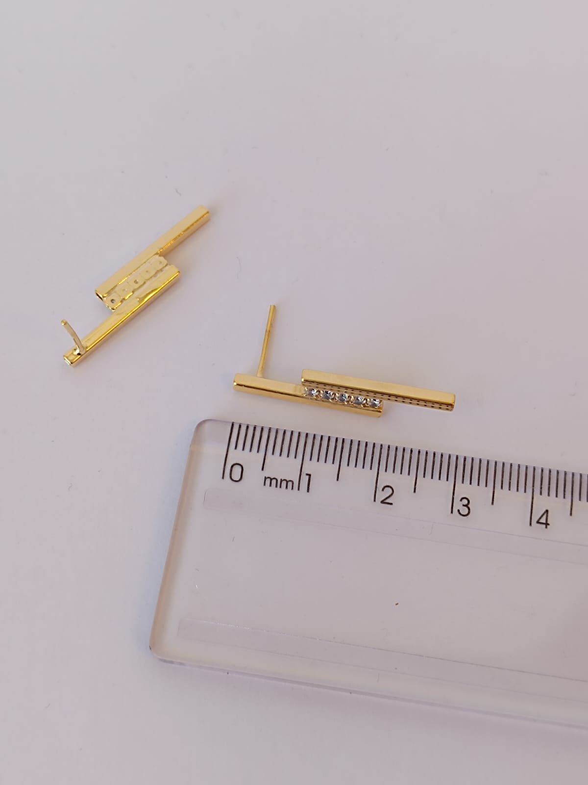 BRINCO DELICADO LINHAS RETAS