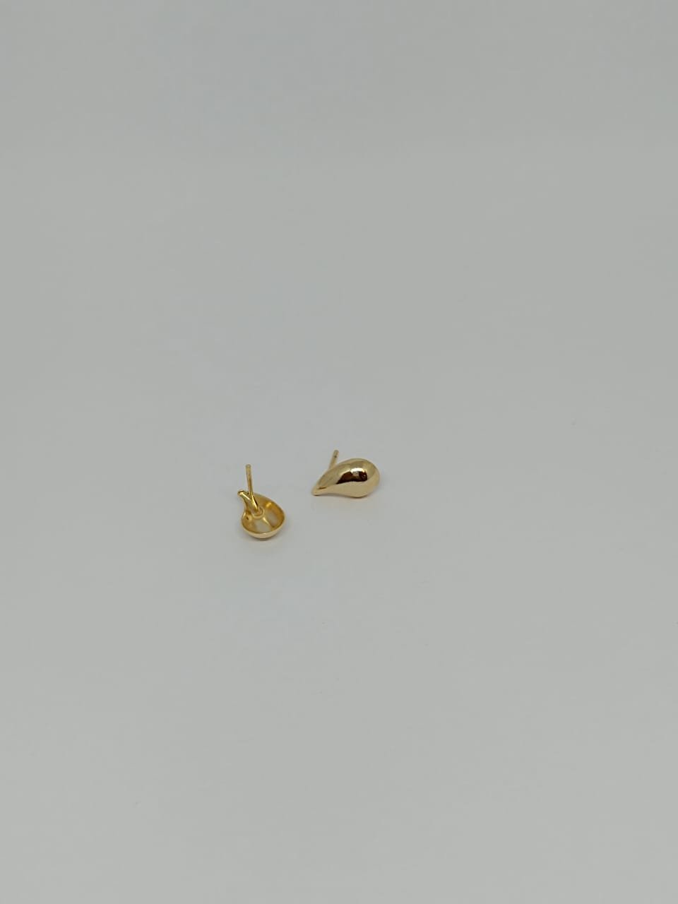 BRINCO GOTA VÍRGULA - 1CM