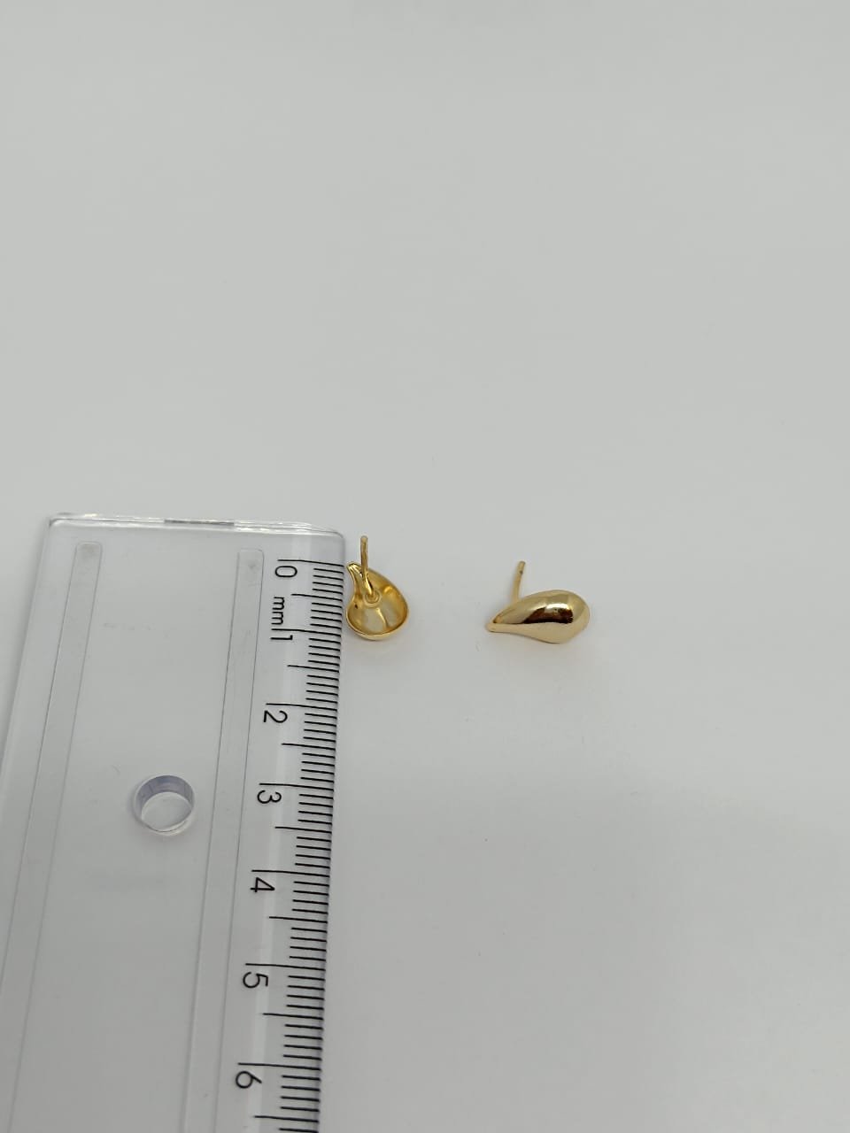 BRINCO GOTA VÍRGULA - 1CM