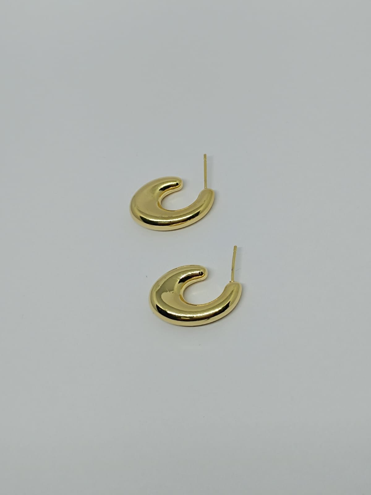 BRINCO MEIA ARGOLA VOLUMOSO