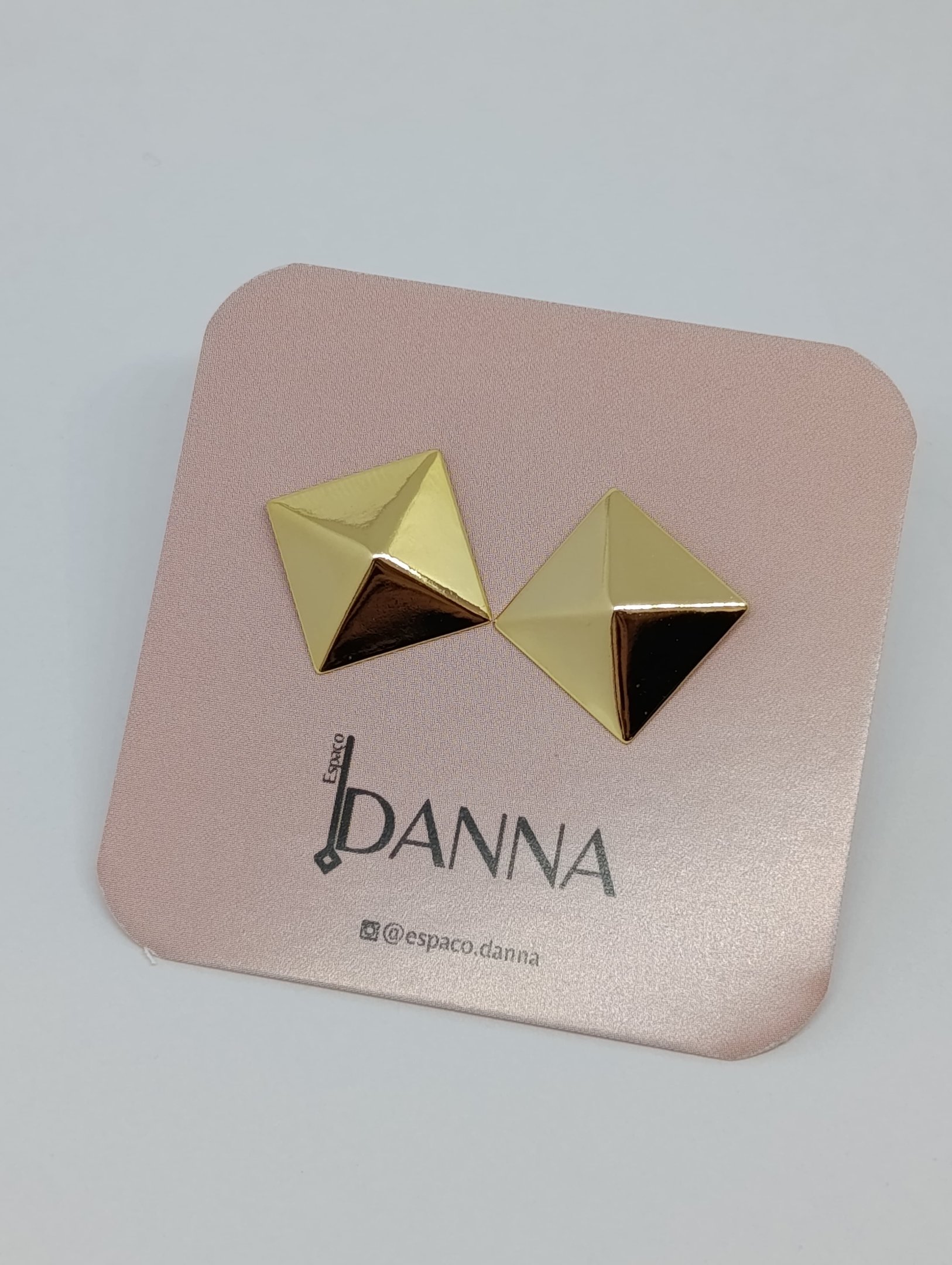 BRINCO QUADRADO PIRÂMIDE