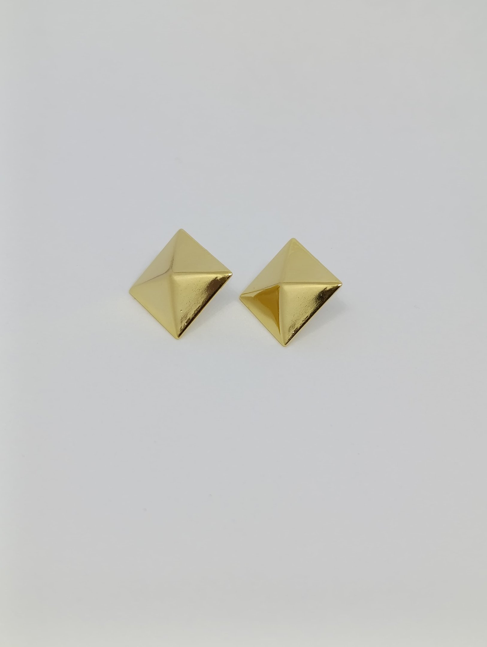 BRINCO QUADRADO PIRÂMIDE