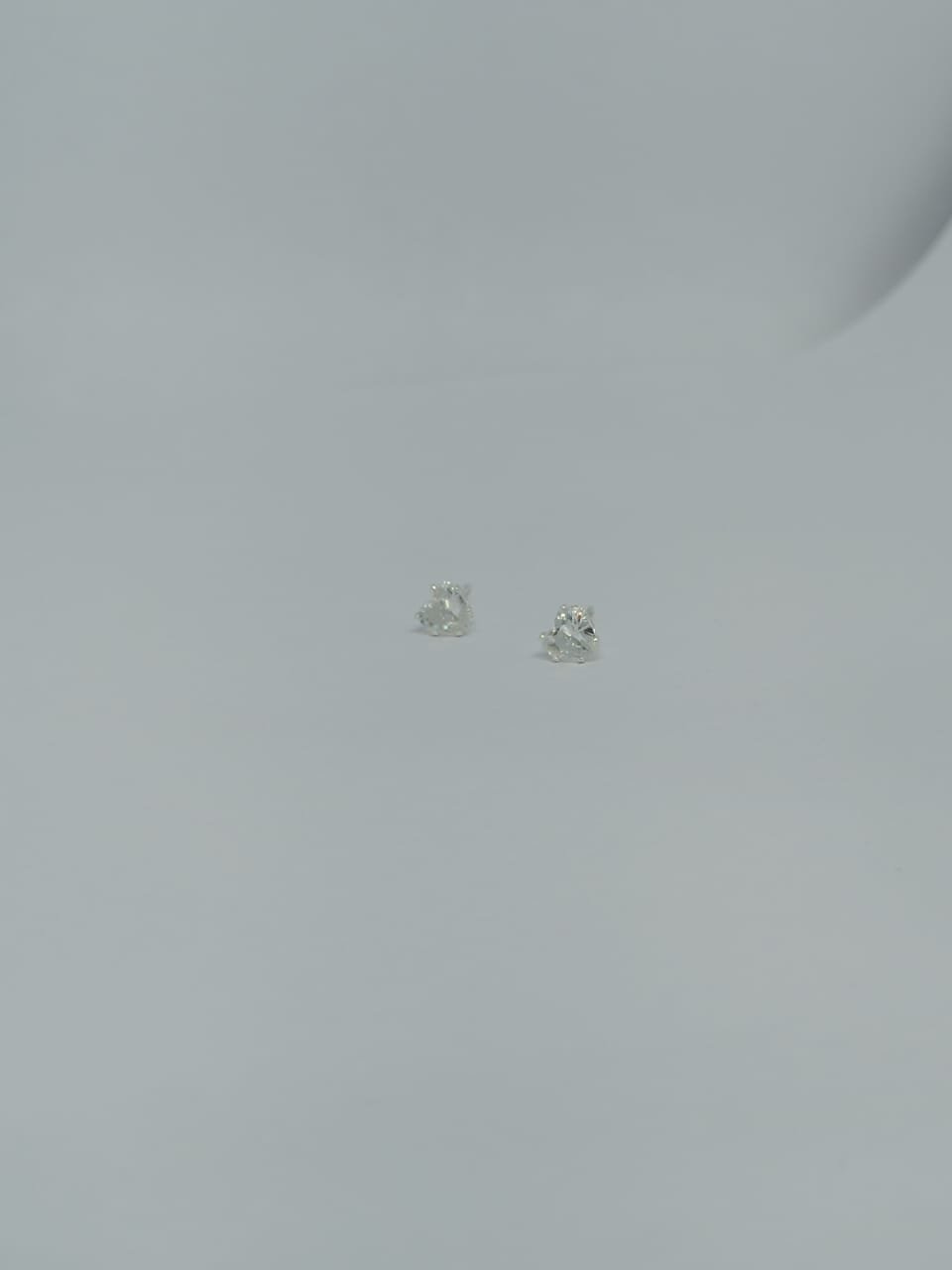 BRINCO ZIRCONIA FORMATO DE CORAÇÃO -5MM