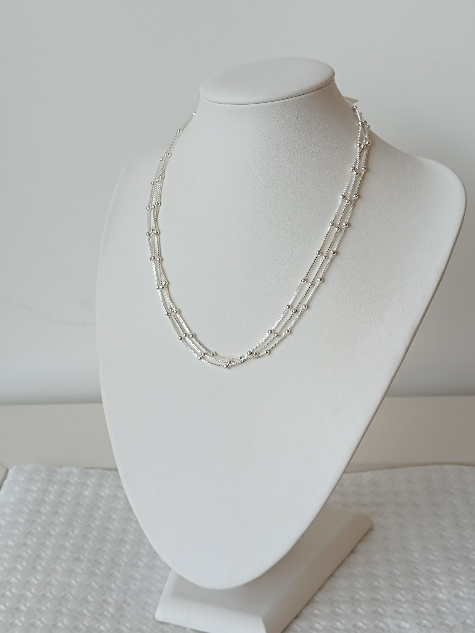 COLAR -CHOKER TRIPLA VENEZIANA COM MICRO ESFERAS