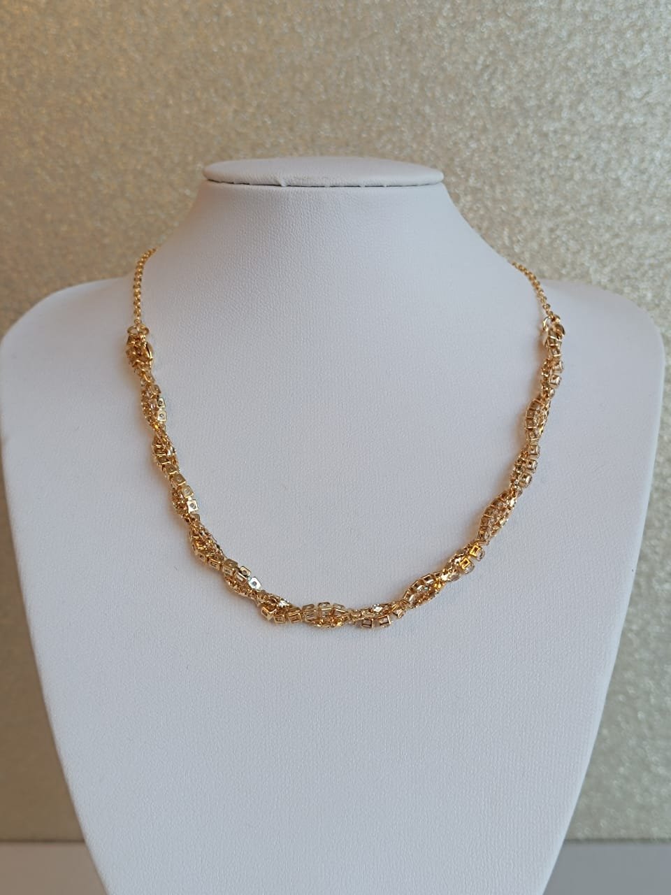 COLAR DUPLO TORCIDO - RIVIERA E TUBO