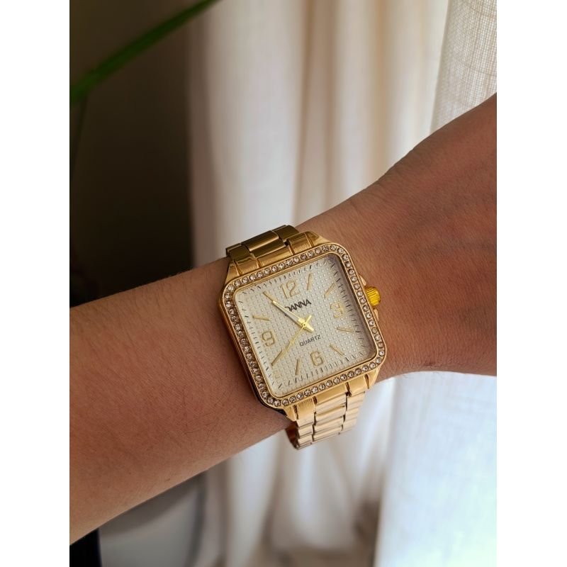 RELÓGIO QUADRADO COM ZIRCÔNIAS