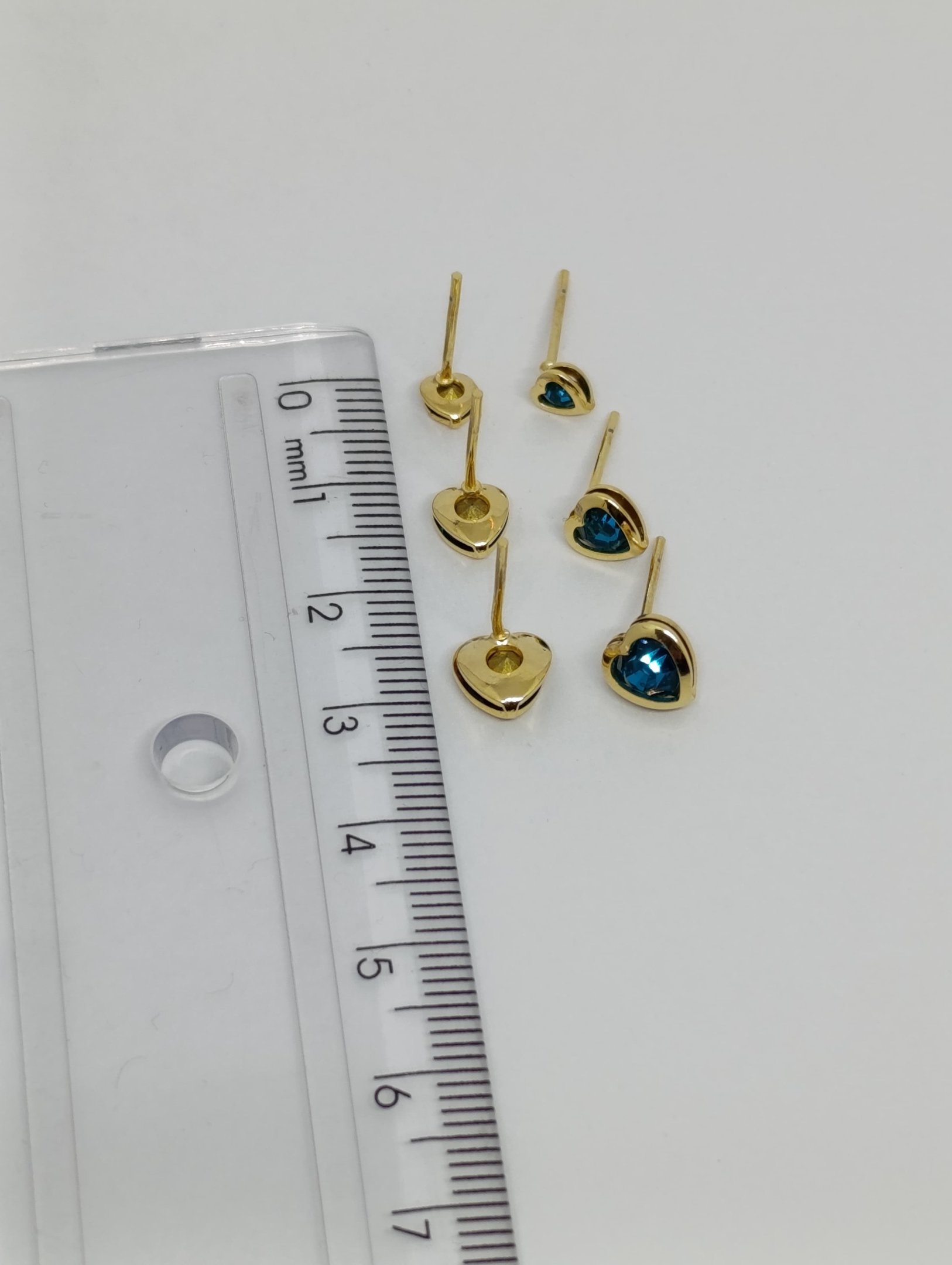 TRIO DE BRINCOS CORAÇÃO COM ZIRCÔNIA